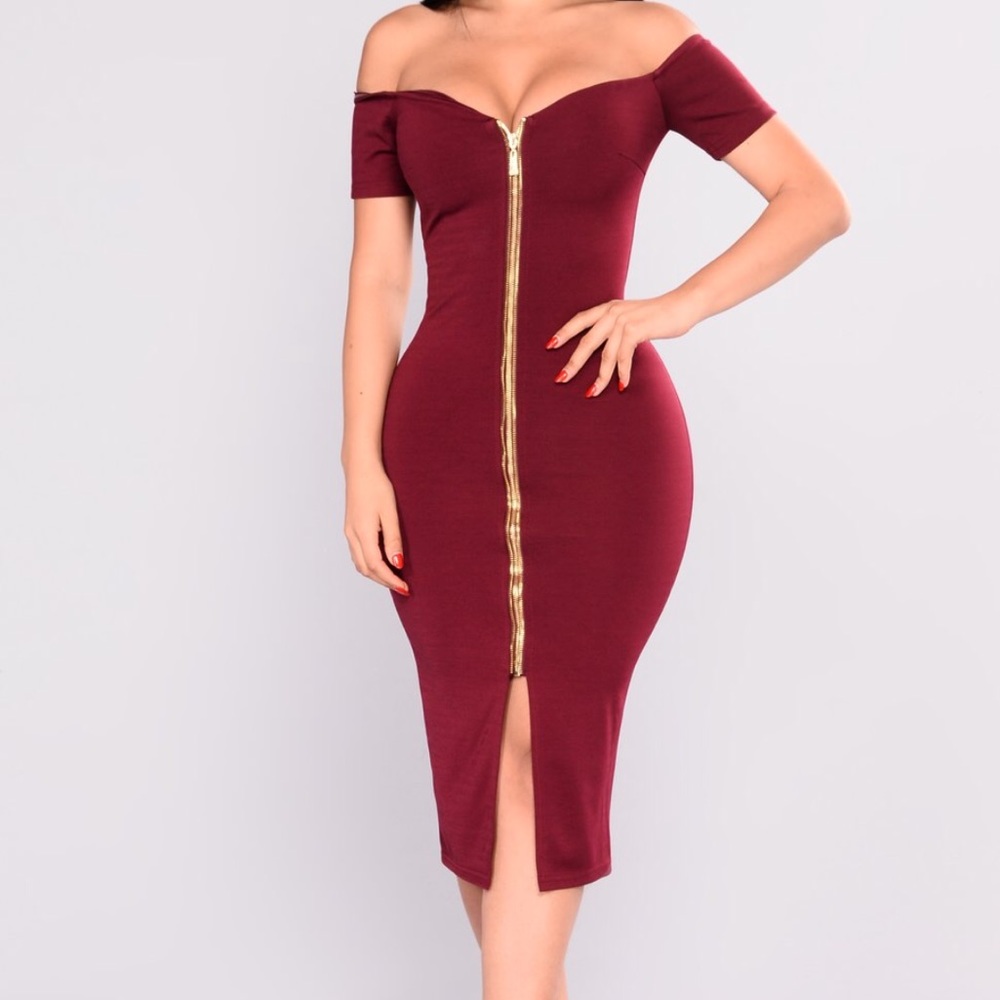 ISO: Robyn Zipper Dress in Wine!